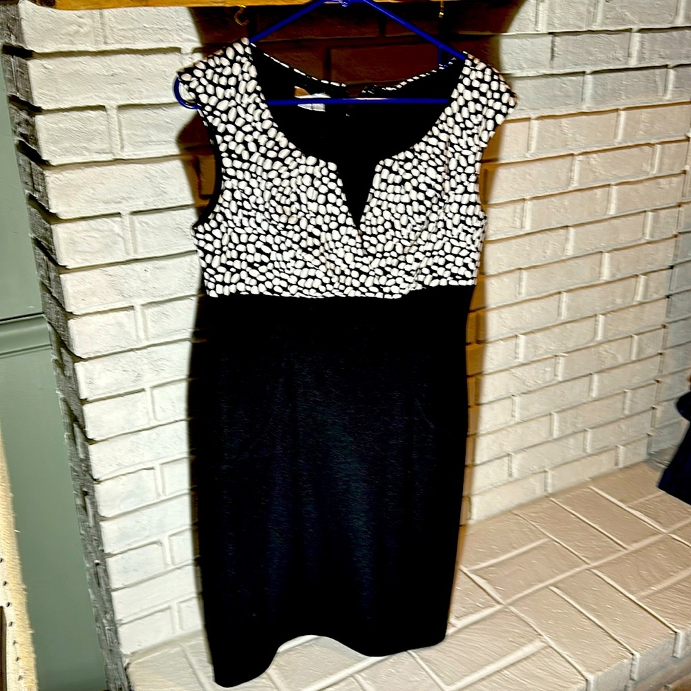 Black dress sleeveless